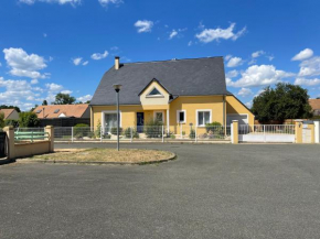 Hotels in Roézé-sur-Sarthe